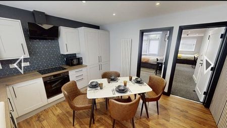 5 bedroom house of multiple occupation to rent - Photo 3