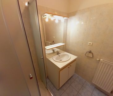 Location Appartement 2 pièces 52m² LE MONASTERE 12000 - Photo 4