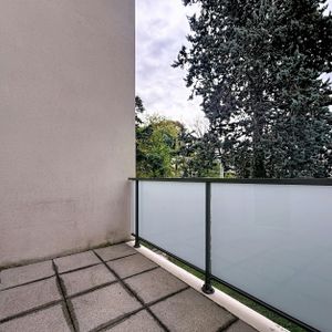 Lyon 5ème : Lumineux T3 meublé avec balcon et garage double - Photo 3