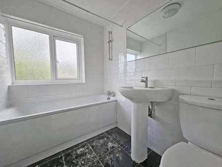 Buntingbridge Road, Ilford, IG2 - Photo 5