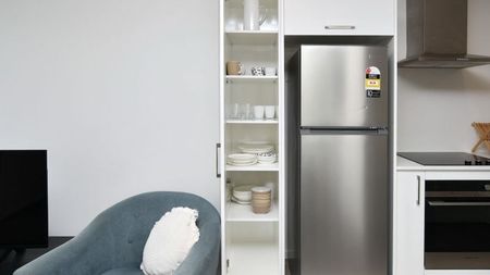 Fully Furnished Modern 2 bdrm apartment - Merivale - Photo 2