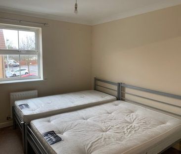 De Haviland Square, IG1 4DE, Property for rent - Photo 2