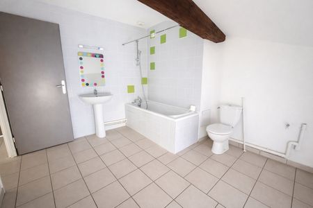 Location Appartement 4 pièces 79m² ROMANS SUR ISERE 26100 - Photo 5