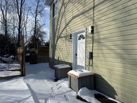 For Lease - 27182A Civic Centre Road Unit# Upper, Georgina, Ontario - Photo 3