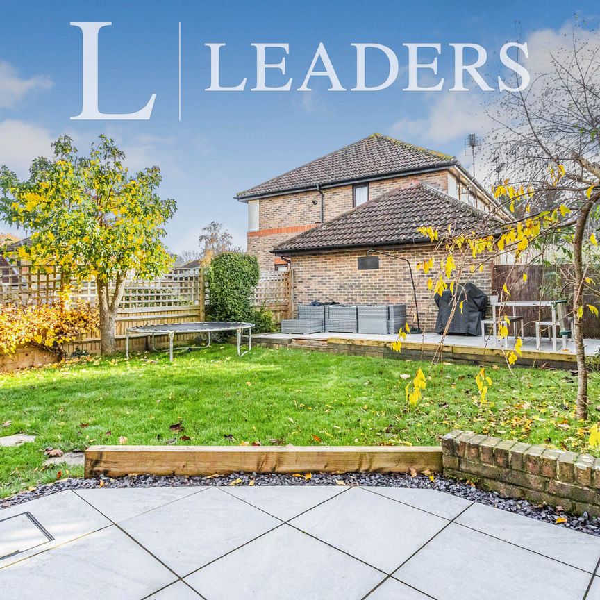 4 bedroom house to rent Elwood Close, RH15 - Photo 1