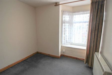 Wallisdown Road, Poole, BH12 - Photo 4