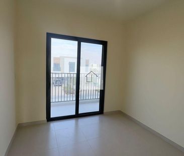 SINGLE ROW / WELL MAINTAINED / READY TO MOVE - Photo 2