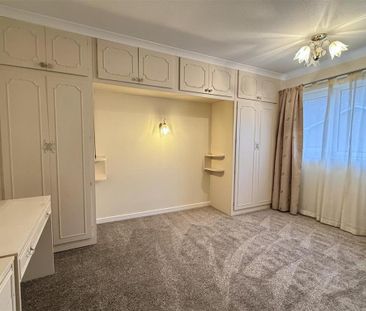 3 bedroom semi-detached house to rent - Photo 4