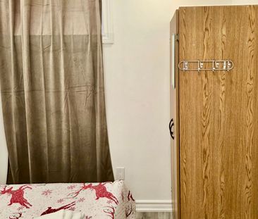 For Lease - 2586 Foxmeadow Road Unit# Apartment 1, Room 1 and 2, Pe... - Photo 3