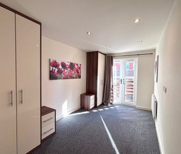 Dock Street - Photo 2