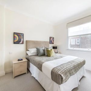 1 bedroom flat in 11-19 Eccleston Place - Photo 2