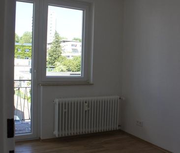 Frankfurt Seckbach sehr schöne hochwertig sanierte 3 Zimerwohnung - Foto 1