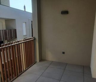 T2 AVEC TERRASSE ET PARKING - Photo 2