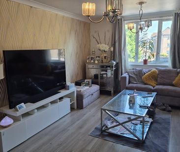 3 Bed Terraced House, Ocean Village, SO14 - Photo 2