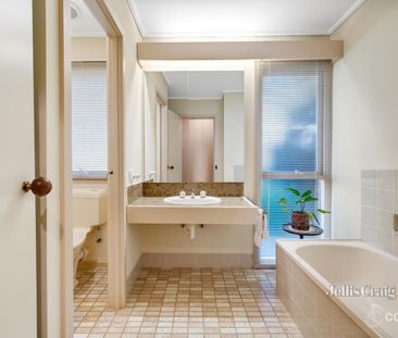 25 Sheringham Drive, Wheelers Hill, Vic 3150 - Photo 1