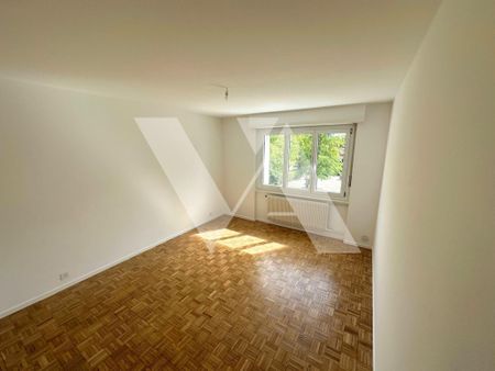 For rent - 6 room apartment in the heart of Nyon - Photo 4