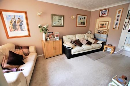 2 bedroom terraced house to rent - Photo 2