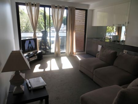 102/18 Queen Street, Blackburn VIC 3130 - Apartment For Rent | Domain - Photo 2