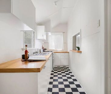 1/4 Rosebank Avenue, Strathmore VIC 3041 - House For Rent | Domain - Photo 5