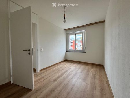 Komplettsanierte 4.5-Zimmerwohnung in Regensdorf - Photo 3