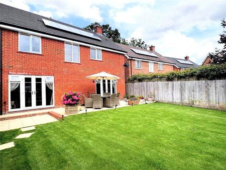 4 bedroom detached house to rent - Photo 4