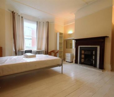 5 bedroom terraced house to rent - Photo 4