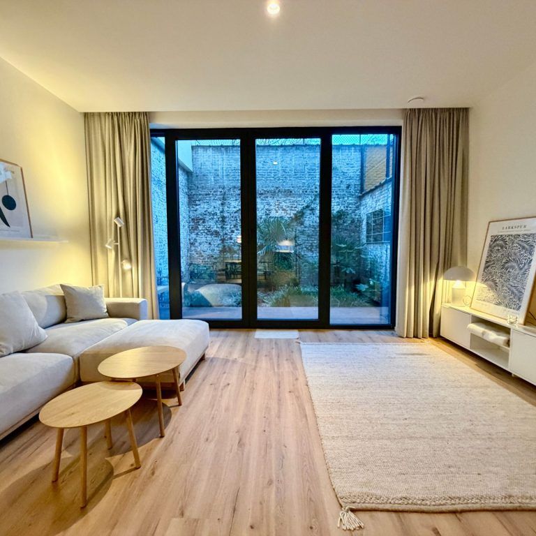 Duplex avec patio vert dans les Marolles – à 2 minutes du Collège Sint-Jan Berchmans 🌿 - Foto 1
