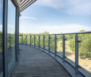 1 Bed Penthouse, Mill Court, E5 - Photo 4