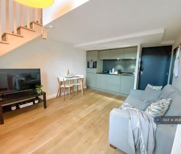 Studio to rent - Photo 3