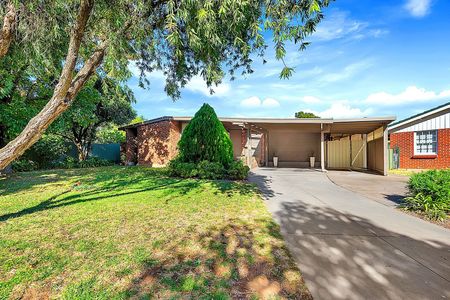 Stunning Spacious Three Bedroom Home with Pool! (The pool will be maintained by the owner) - Photo 3