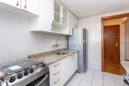 Apartamento de 2 dormitórios, mobiliado com sacada, churrasqueira, no bairro Petrópolis, com VAGA - COD: 15483 - Photo 4