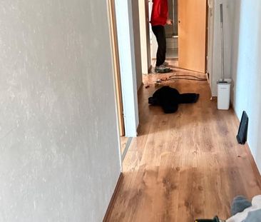 Duisburg Rheinhausen Mitte 2.OG 3,5 Zimmer Wohnung zu Vermieten - Photo 1