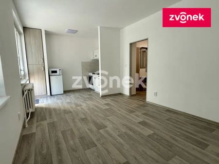 1+kk Malenovice po rekonstrukci, velký balkón, překrásný výhled - Fotografie 2