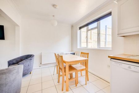 4 bedroom house to rent - Photo 3