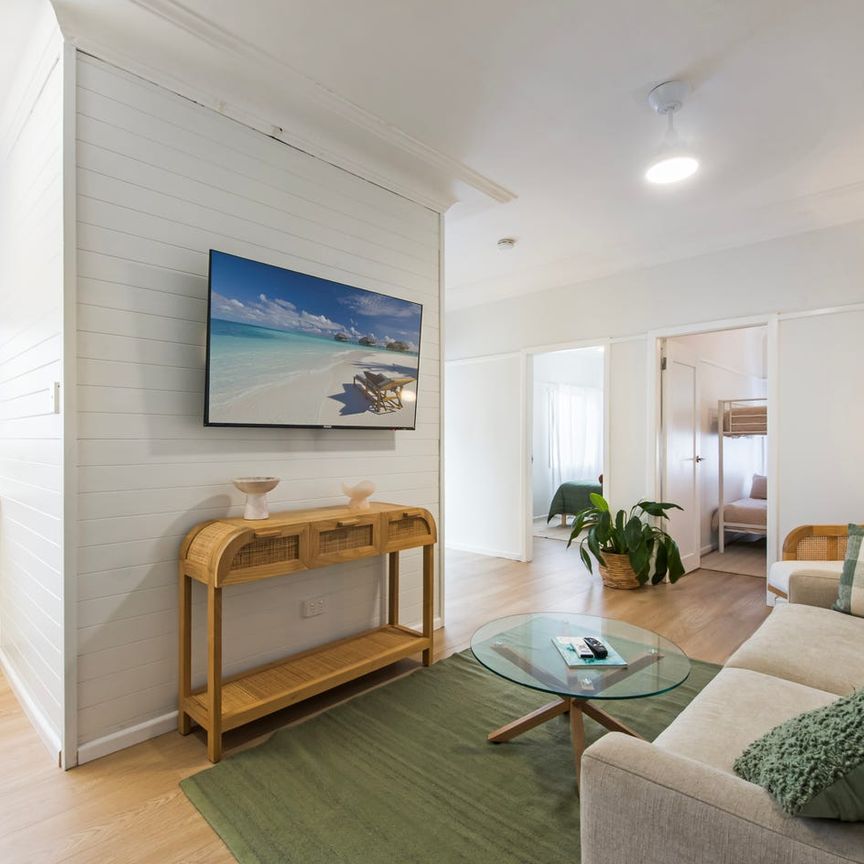 Coastal Living on Marine Parade – 6 Month Opportunity - Photo 1