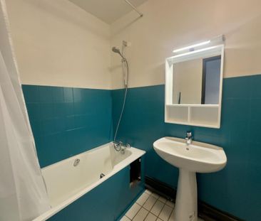 Location Appartement 3 pièces 70m² EU 76260 - Photo 4