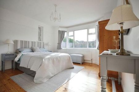 4 bedroom bungalow to rent - Photo 4