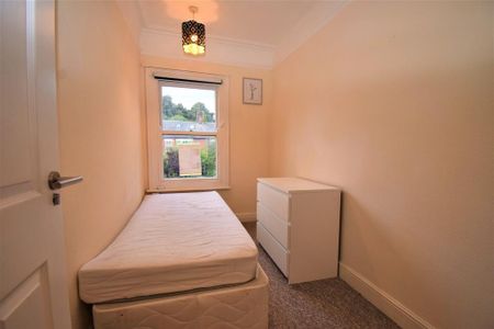 5 bedroom terraced house to rent - Photo 5