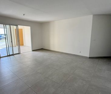 Location Appartement 3 pièces 69m² FORT DE FRANCE 97200 - Photo 6