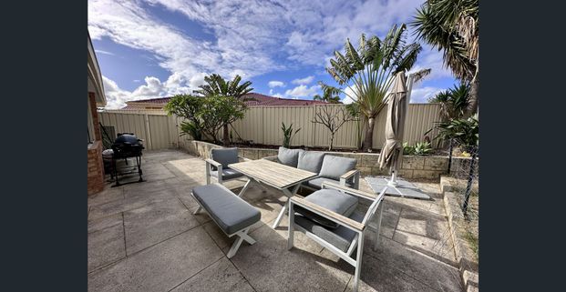 Well located 3 x 1 in a quiet Cul-de-sac - Photo 1