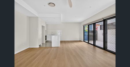Stylish Townhouse in Prime Bulimba Location - Photo 3