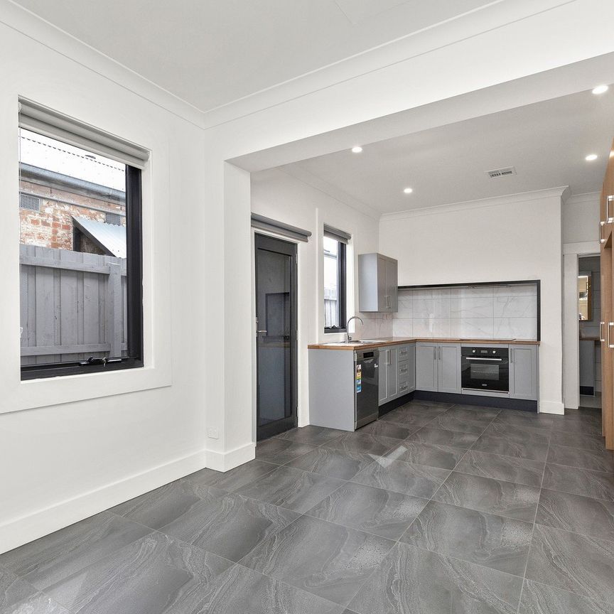 Charming Victorian Terrace in Prime Carlton Location - Photo 1