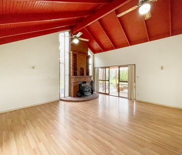 WHENUAPAI - Large 4 Bedrooms House - Photo 6