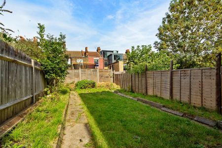 🏡 An Amazing Property in Haringey - Must be Seen! 🏡 Room 1 - Photo 3