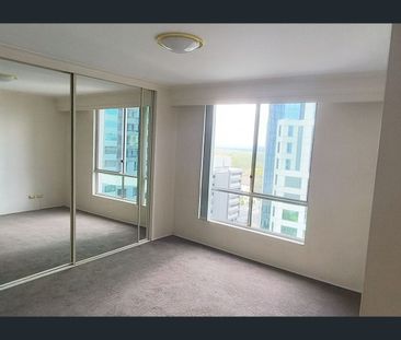 "2 Bedroom Unit With Lock Up Garage In The Bentleigh" - Photo 3