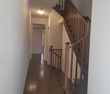 For Lease - 1271 Plymouth Drive, Oshawa, Ontario - Photo 1