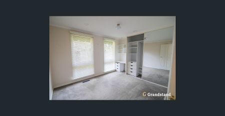 Beautiful 4 Bedroom Home! Walk to Templeton Primary School! - Photo 4