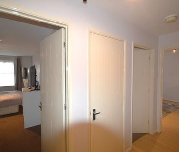 2 bedroom ground floor flat to rent - Photo 2