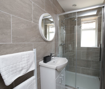 1 bedroom in a house share to rent - Photo 6