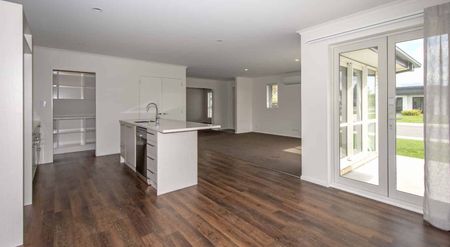 Quality Living in Ravenswood - Photo 2